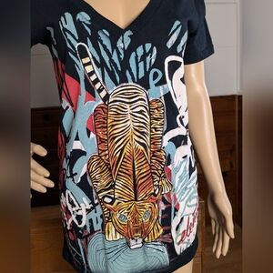 Element V-neck t-shirt Tiger and Graffiti Print Large